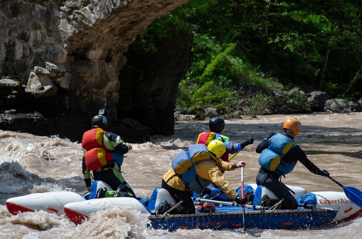 <span style="font-weight: bold;">"Горные реки Грузии" (сплав по рекам Кура - Риони - Техури - Хобицкали)</span>